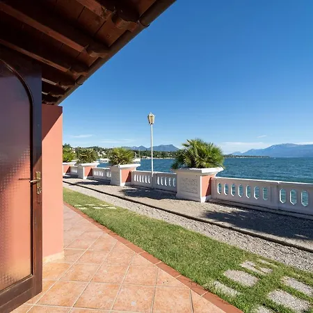 Garuti Village 3*