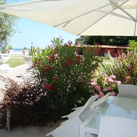 Hotel apartamentowy Garuti Village Padenghe sul Garda