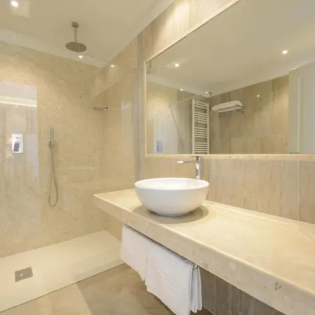 Garuti Village Hotel apartamentowy 3*