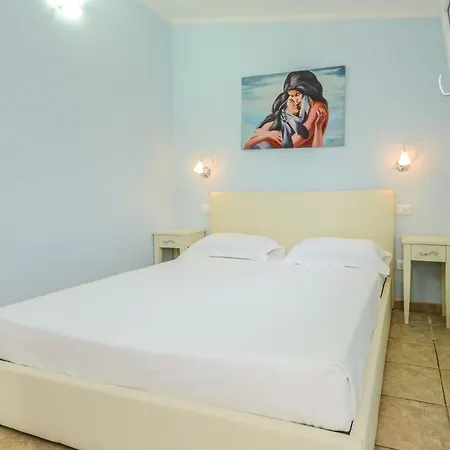 Garuti Village 3*