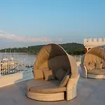 Garuti Village Aparthotel 3*