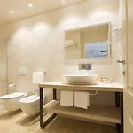 Aparthotel Garuti Village 3*