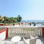 Aparthotel Garuti Village 3*