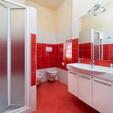Garuti Village 3* פאדנג'ה סול גארדה