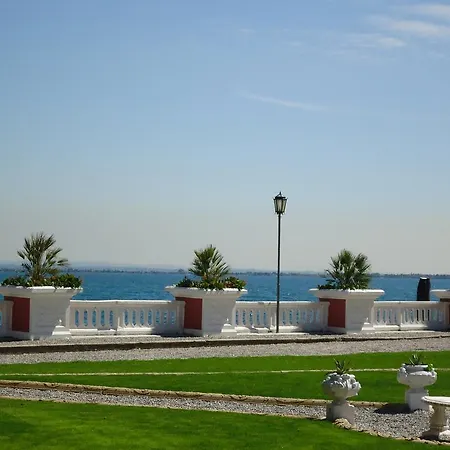 Garuti Village מלון דירות פאדנג'ה סול גארדה
