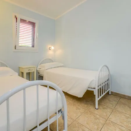 Garuti Village 3*